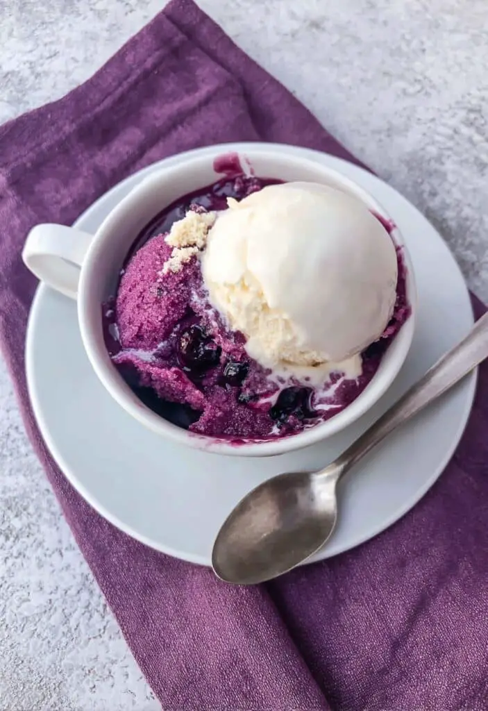 2 Minute Blueberry Crisp in a Mug