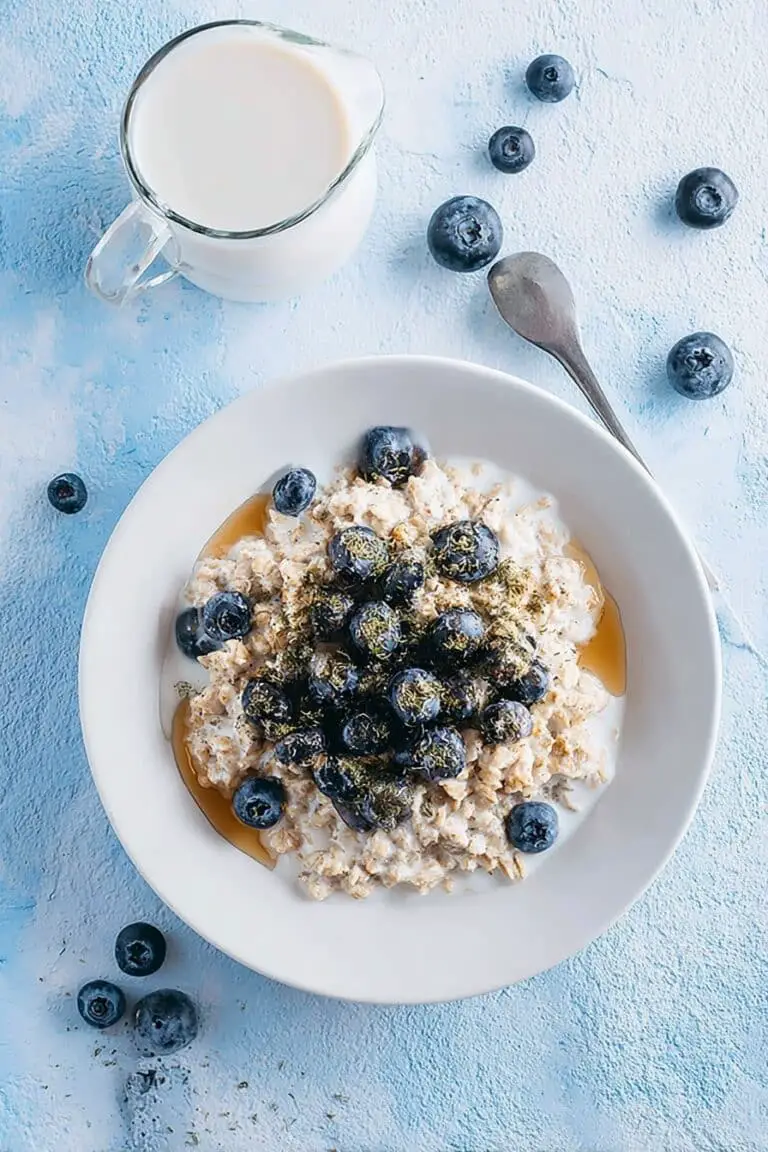 Overnight Oats with Blueberries and Honey Recipe