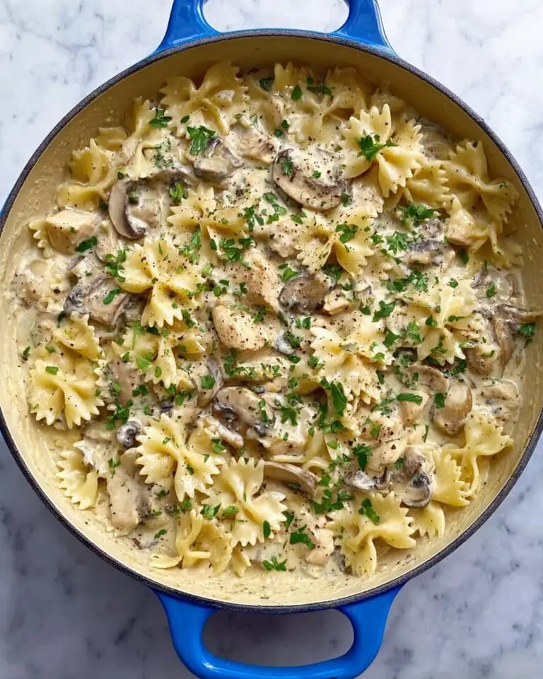 Easy Creamy Mushroom Chicken Pasta Recipe (One Pot)