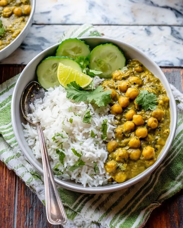 Roasted Tomatillos Chickpea Curry