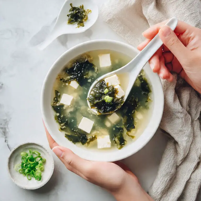 Simple Miso Soup with Tofu and Wakame Recipe