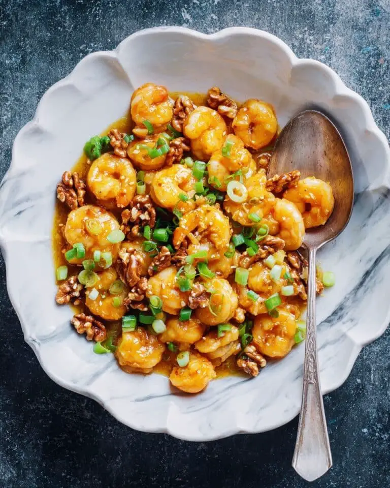 Walnut Shrimp with Honey-Glazed Walnuts and Creamy Sauce Recipe