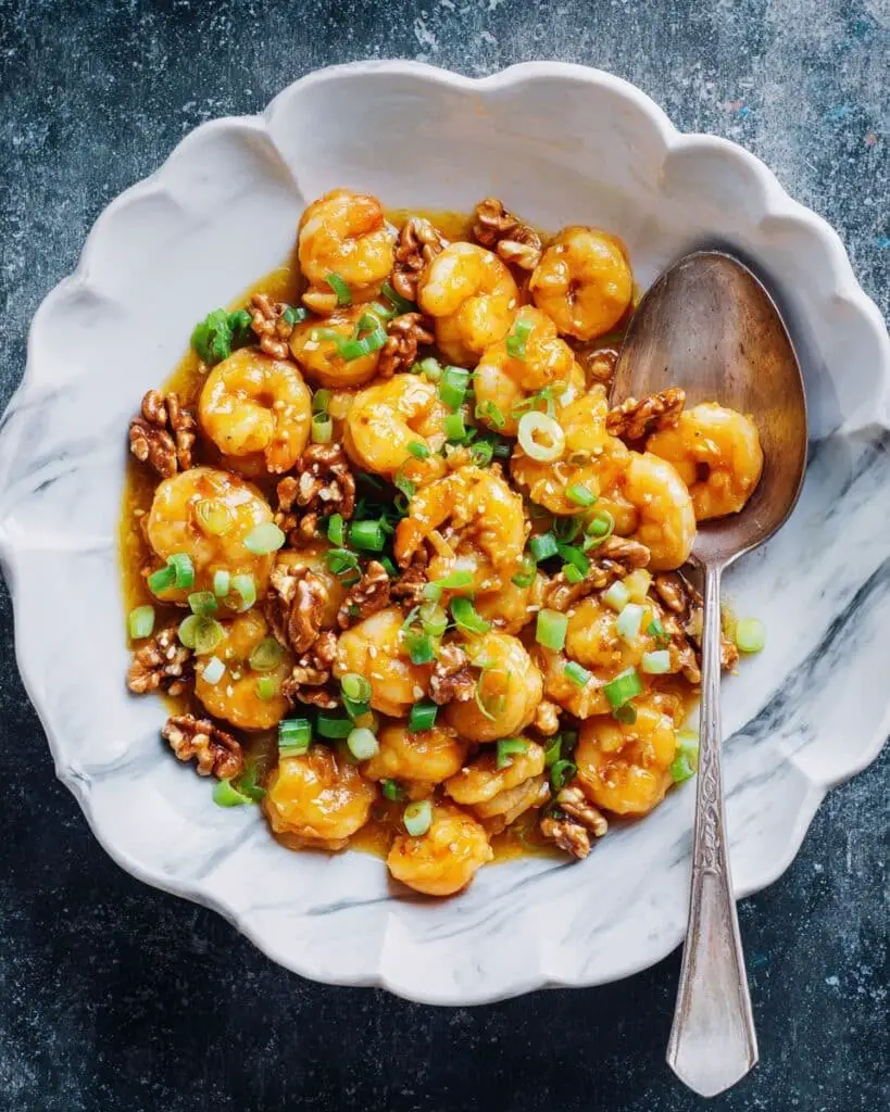 Walnut Shrimp with Honey-Glazed Walnuts and Creamy Sauce Recipe